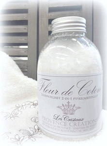 Puuvilla pyykkikristallit Provence Creations kaunis kierrätettävä pullo jossa koristeellinen romanttinen etiketti jossa ranskankielellä tekstiä. La Petite Provence