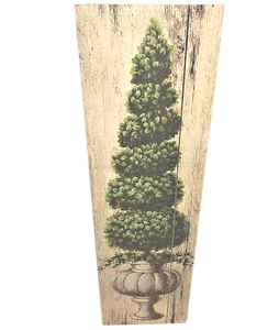 Buxus-puut, korkea sisustustaulu vihreälehtinen trimmattu puu kauniissa vanhanaikaisessa ruukussa puun näköisellä taustalevyllä La Petite Provence
