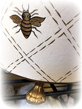 Roskis, kaunis käsinmaalattu Mehiläiset-paperikori